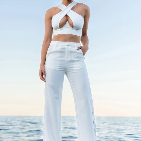 New with Tag! AKIRA White Cross Front Crop Top - Picture 2 of 7